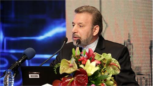 دکتر واعظی تأکید کرد: حمایت بانک ها از بخش خصوصی برای تحقق اقتصاد مقاومتی