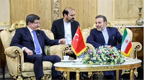 با استقبال دکتر واعظی/ نخست وزیر ترکیه وارد تهران شد