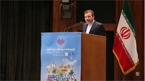 واعظی: فضای مجازی موجب رونق گردشگری می شود