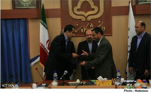با حضور وزیر ارتباطات تفاهم نامه همکاری بین دانشگاه سمنان و پژوهشگاه ارتباطات و فن اوری اطلاعات به امضا رسید