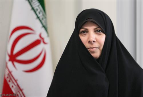 مشاور وزیر و رییس مرکز امور بانوان وزارت ارتباطات : در مرکز امور زنان برای ایجاد محیط عادلانه برای بانوان تلاش می شود