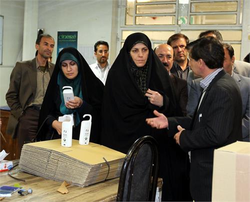 بازدید معاون رییس جمهوری در امور زنان و خانواده از شرکت دانش بنیان سینره
