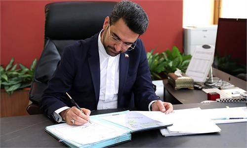 نقش مؤثر پژوهشگاه ارتباطات در پیشرفت ارتباطات و فناوری اطلاعات کشور/ «حکمرانی هوشمند» تنها راه پیش روی حکومت‌ها است