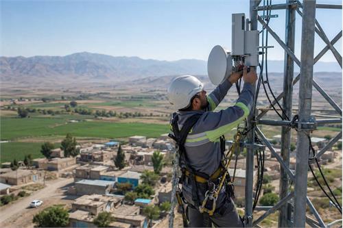روند توسعه ارتباطات روستایی در جنگ تحمیلی سوم متوقف نشد / روشن شدن ۳۰۰ سایت ارتباطی روستایی در طول دوران جنگ