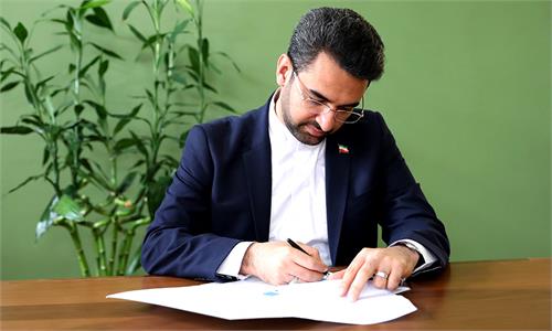 سبحانی فر به سمت معاون وزیر و مدیرعامل شرکت ملی پست منصوب شد