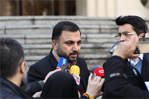 برنامه داریم در افق 5 سال آینده فضانورد ایرانی در فضا داشته باشیم / تمام مدارس کشور از طریق فیبرنوری به شبکه ملی اطلاعات متصل می شوند / سیمکارت گردشگری تا این لحظه وجود خارجی ندارد