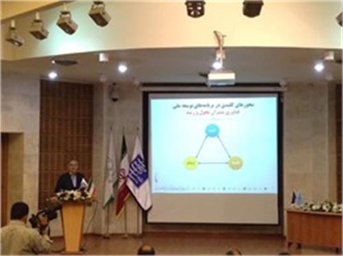 جهانگرد در همایش دولت الکترونیک : افق آینده دنیا دسترسی به اطلاعات است